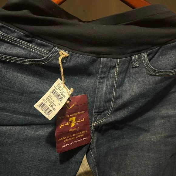 Maternity - 7 For All Mankind  - A Pea in the Pod - The Over the Bump. - Picture 5 of 9